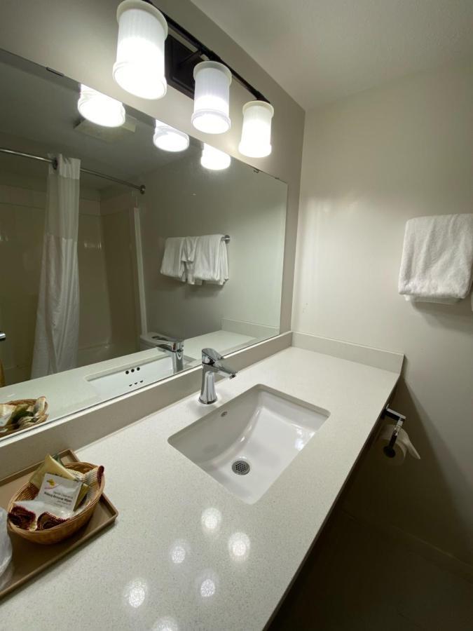 Chalet Continental Motel เวลเมาท์ ภายนอก รูปภาพ